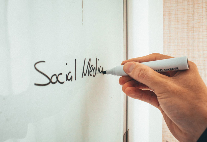 How to Start a Social Media Marketing Business